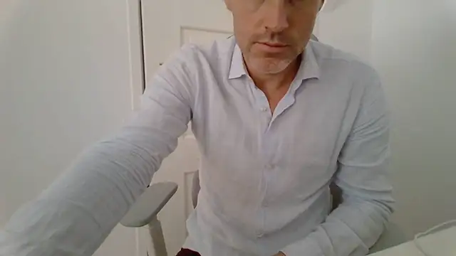 Snapshot of Brandonn1989amateur chatting on 07/03/26, 12:00 Brandonn1989amateur online show from 07/03/26, 12:00