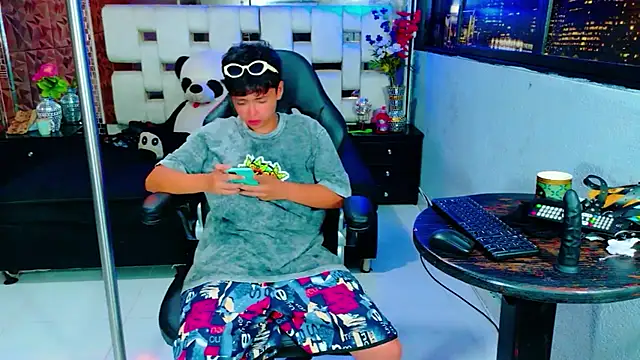 Snapshot of lunabustygirl chatting on 11/26/25, 09:21 lunabustygirl online show from 11/26/25, 09:21