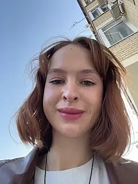 Snapshot of hani_obsessed chatting on 11/27/25, 10:17 hani obsessed online show from 11/27/25, 10:17