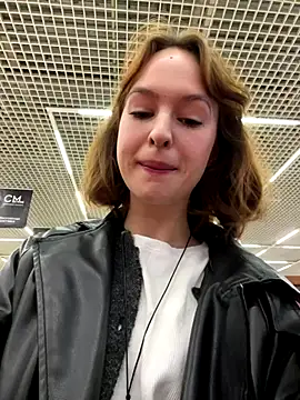 Snapshot of hani_obsessed chatting on 12/01/25, 07:35 hani obsessed online show from 12/01/25, 07:35