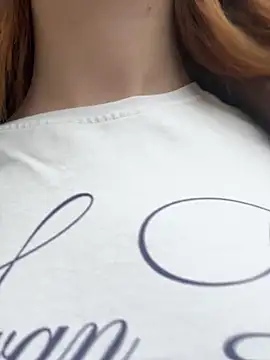 Snapshot of hani_obsessed chatting on 03/19/26, 12:42 hani obsessed online show from 03/19/26, 12:42