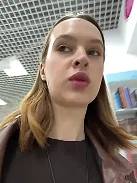 Snapshot of hani_obsessed chatting on 04/07/26, 11:43 hani obsessed online show from 04/07/26, 11:43