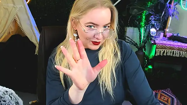 EllaPower online show from 11/18/25, 03:16