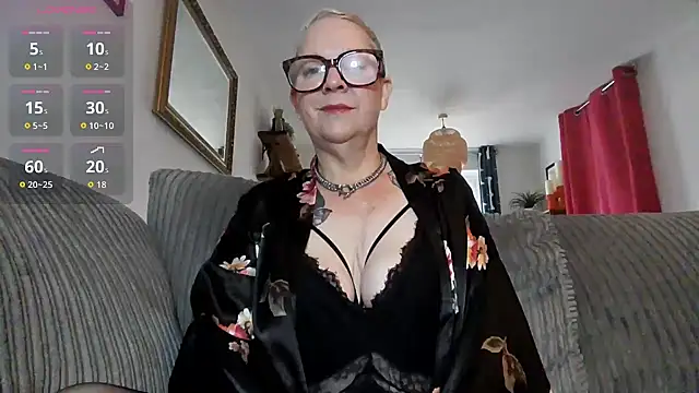 missyb x online show from 12/17/25, 09:48