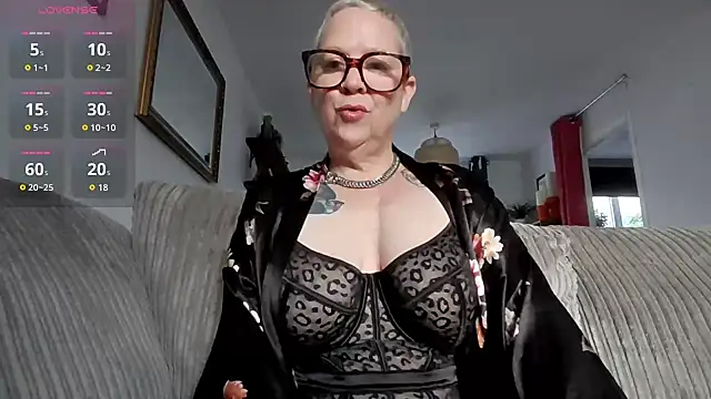 missyb x online show from 12/22/25, 10:12