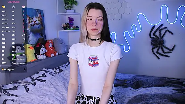 Snapshot of Emmie_shy chatting on 02/08/26, 11:35 Emmie shy online show from 02/08/26, 11:35