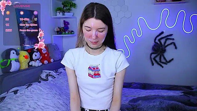 Snapshot of Emmie_shy chatting on 03/05/26, 11:17 Emmie shy online show from 03/05/26, 11:17