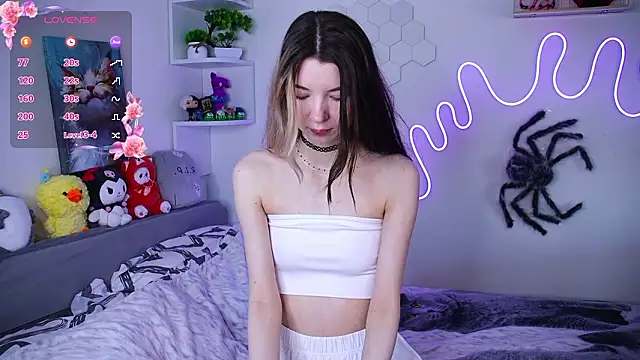 Snapshot of Emmie_shy chatting on 03/10/26, 12:21 Emmie shy online show from 03/10/26, 12:21