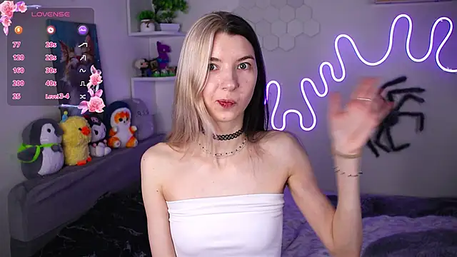 Snapshot of Emmie_shy chatting on 04/16/26, 09:39 Emmie shy online show from 04/16/26, 09:39