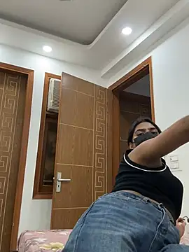 Snapshot of sexyayeshadesi chatting on 03/23/26, 06:56 sexyayeshadesi online show from 03/23/26, 06:56