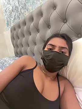 Snapshot of sexyayeshadesi chatting on 03/25/26, 03:51 sexyayeshadesi online show from 03/25/26, 03:51