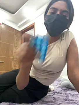 Snapshot of sexyayeshadesi chatting on 04/06/26, 05:58 sexyayeshadesi online show from 04/06/26, 05:58