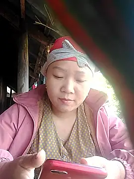 hoami-hot online show from 11/25/25, 01:49