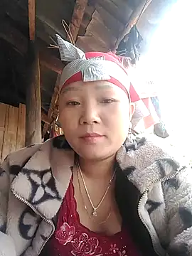 hoami-hot online show from 12/02/25, 02:17