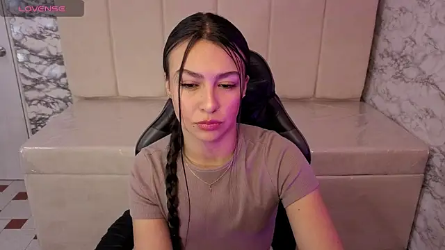 Maleja v  online show from 12/05/25, 01:09