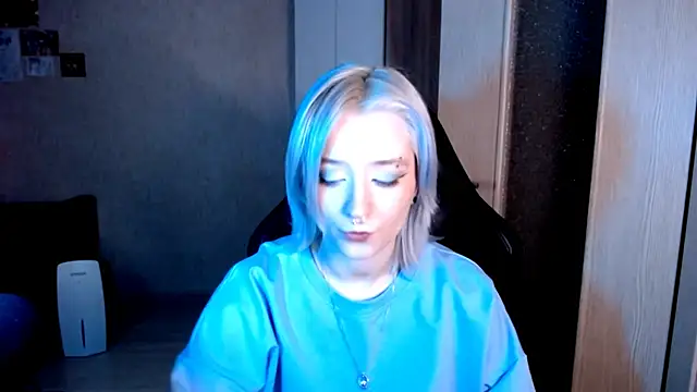 SophiaLur online show from 11/25/25, 03:23