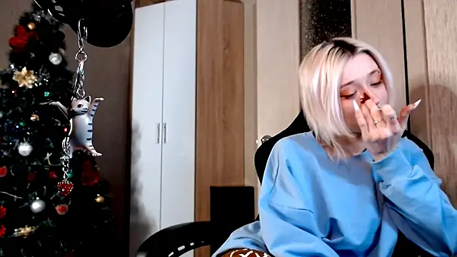 SophiaLur online show from 01/13/26, 04:34