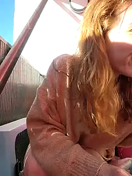 Snapshot of Mimakario chatting on 11/18/25, 09:58 Mimakario online show from 11/18/25, 09:58