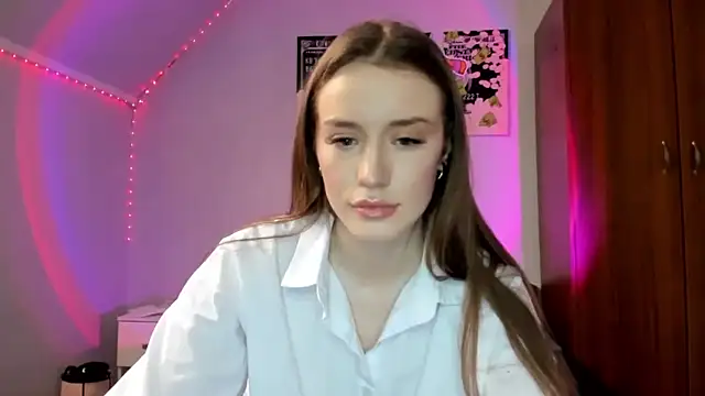 Snapshot of tinyglow chatting on 03/06/26, 06:15 tinyglow online show from 03/06/26, 06:15