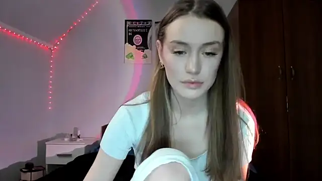 Snapshot of tinyglow chatting on 03/09/26, 09:30 tinyglow online show from 03/09/26, 09:30