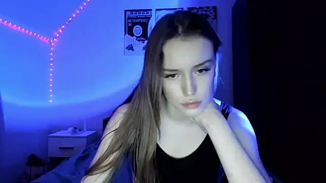 Snapshot of tinyglow chatting on 03/24/26, 10:15 tinyglow online show from 03/24/26, 10:15