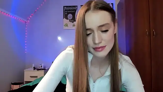 Snapshot of tinyglow chatting on 04/22/26, 09:27 tinyglow online show from 04/22/26, 09:27