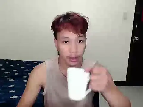 Snapshot of newgys chatting on 11/15/25, 07:54 newgys online show from 11/15/25, 07:54