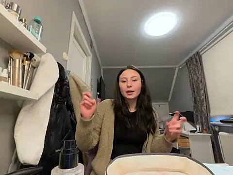 Snapshot of Lockig chatting on 11/26/25, 01:56 Lockig online show from 11/26/25, 01:56