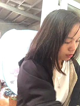 Snapshot of Trangbabylove chatting on 11/16/25, 01:22 Trangbabylove online show from 11/16/25, 01:22