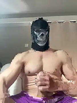 Snapshot of Luna_MaskedMan chatting on 04/05/26, 12:02 Luna MaskedMan online show from 04/05/26, 12:02