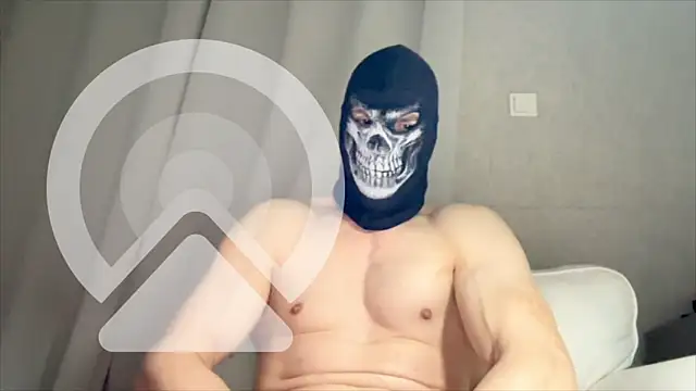Snapshot of Luna_MaskedMan chatting on 05/05/26, 07:00 Luna MaskedMan online show from 05/05/26, 07:00