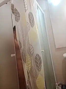 platone09 online show from 12/18/25, 08:26