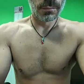 Snapshot of platone09 chatting on 06/17/26, 12:40 platone09 online show from 06/17/26, 12:40