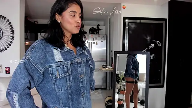 Snapshot of sofiasexhot chatting on 02/05/25, 02:16 sofiasexhot online show from 02/05/25, 02:16