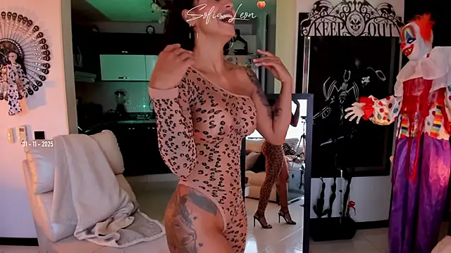 Snapshot of sofiasexhot chatting on 11/01/25, 12:51 sofiasexhot online show from 11/01/25, 12:51