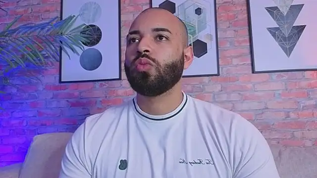 Snapshot of Chris_Varden chatting on 04/14/26, 07:20 Chris Varden online show from 04/14/26, 07:20