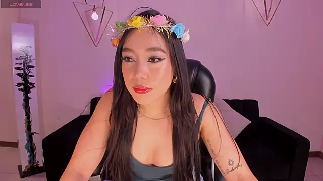 Snapshot of ZaraKafruni chatting on 04/16/26, 04:13 ZaraKafruni online show from 04/16/26, 04:13