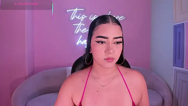 Snapshot of SophieLanne chatting on 03/13/26, 04:52 SophieLanne online show from 03/13/26, 04:52