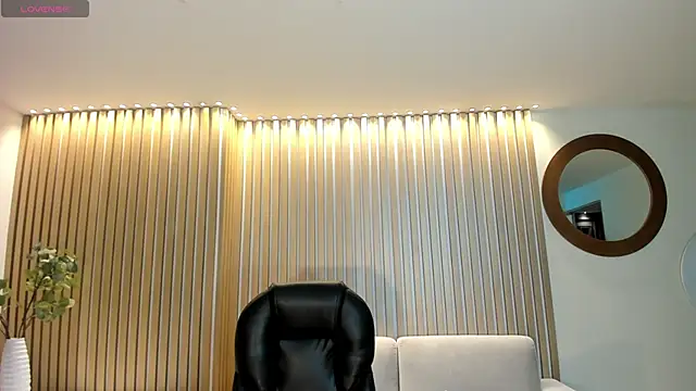 Snapshot of SophieLanne chatting on 03/29/26, 03:50 SophieLanne online show from 03/29/26, 03:50