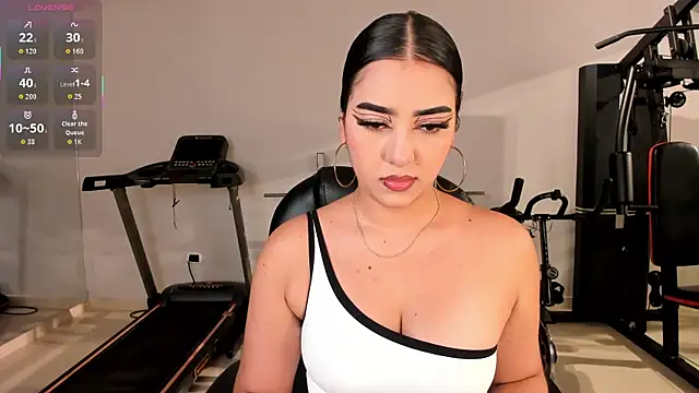 Snapshot of SophieLanne chatting on 04/05/26, 11:24 SophieLanne online show from 04/05/26, 11:24