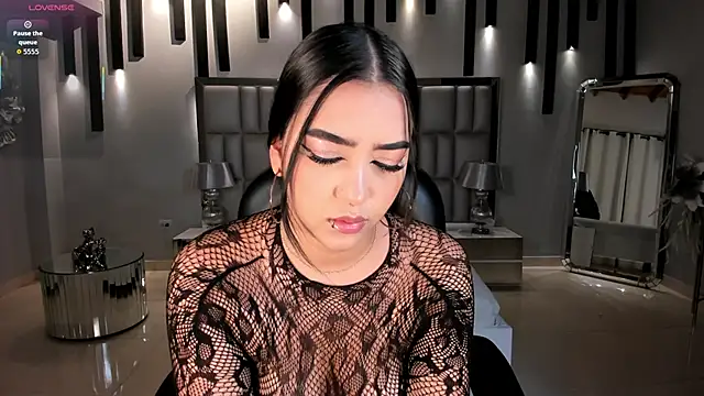 Snapshot of SophieLanne chatting on 04/15/26, 04:19 SophieLanne online show from 04/15/26, 04:19