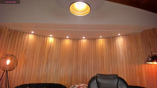 Snapshot of SophieLanne chatting on 04/25/26, 05:10 SophieLanne online show from 04/25/26, 05:10