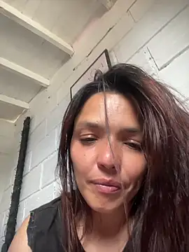 LaraDanverss online show from 11/16/25, 05:29