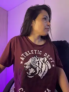 Snapshot of LaraDanverss chatting on 03/18/26, 07:06 LaraDanverss online show from 03/18/26, 07:06