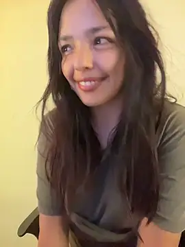 Snapshot of LaraDanverss chatting on 04/03/26, 09:24 LaraDanverss online show from 04/03/26, 09:24