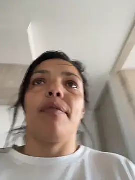 Snapshot of LaraDanverss chatting on 04/04/26, 09:01 LaraDanverss online show from 04/04/26, 09:01