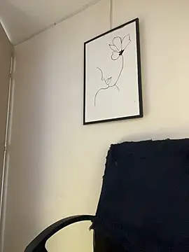 Snapshot of LaraDanverss chatting on 04/07/26, 09:04 LaraDanverss online show from 04/07/26, 09:04