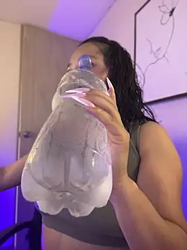 Snapshot of LaraDanverss chatting on 04/16/26, 09:39 LaraDanverss online show from 04/16/26, 09:39