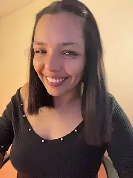 Snapshot of LaraDanverss chatting on 04/17/26, 09:18 LaraDanverss online show from 04/17/26, 09:18