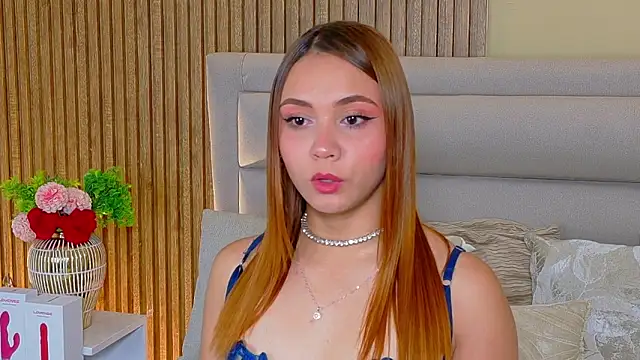 Snapshot of LondraBlush chatting on 05/16/26, 12:59 LondraBlush online show from 05/16/26, 12:59